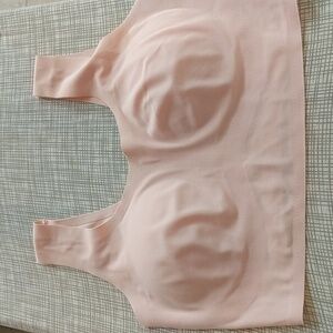 True bras beautiful and comfy size s new